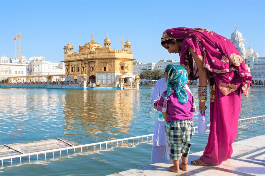 Sri Harmandir Sahib: The Golden Temple, Amritsar - 3 Best Places to Visit in India in December